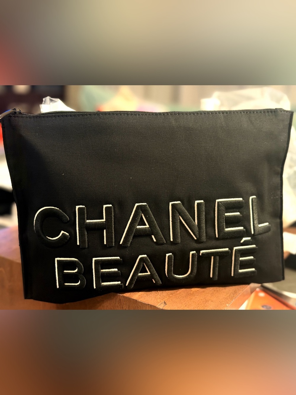 RARE!CHANEL Beaute Black Cosmetic Pouch with White Embroidered Logo extra large - Picture 4 of 8